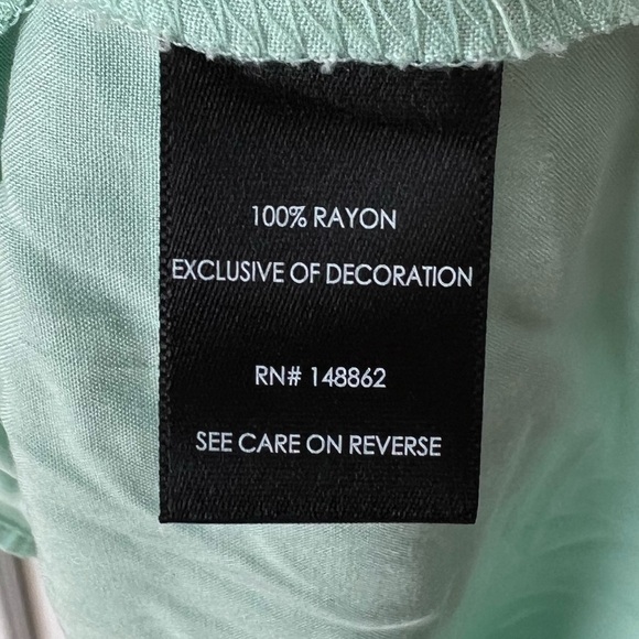 Torrid Mint Green Challis V-Neck Blouse with Embroidered Sleeves Size 2X - Picture 8 of 9